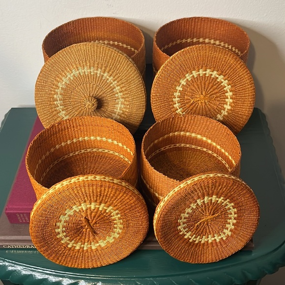 Vintage 1960s Four Woven Sweetgrass Lidded Nesting Baskets - Picture 9 of 9